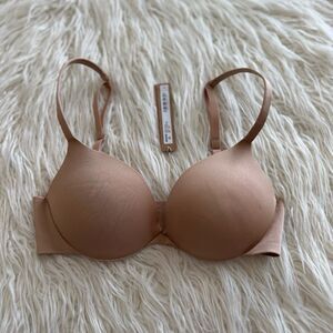 Skims Ultimate Push up Plunge Bra Clay Size 30C